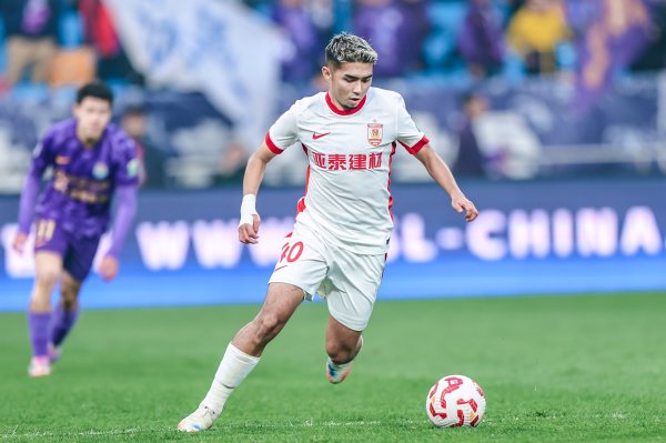 亚泰6日鸠合备战2025年收官战